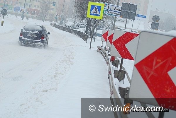 powiat świdnicki: Sparaliżowane drogi wojewódzkie