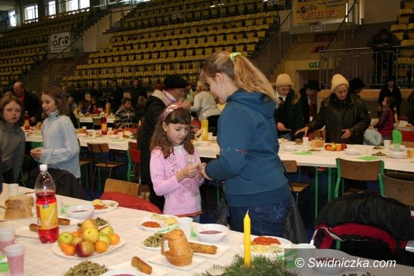 Świebodzice: Świebodzice planują świąteczne spotkania i największą Wigilię w powiecie