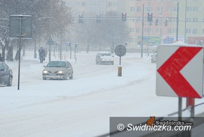 Świdnica: Drogi w mieście – tir blokuje Stęczyńskiego