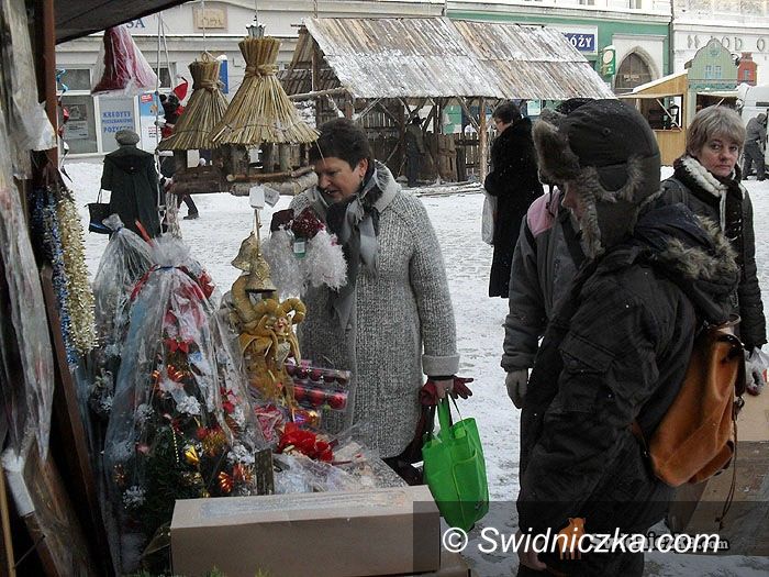 Świdnica: Świąteczny jarmark na Rynku