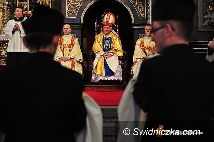 diecezja świdnicka: Biskup pozwala się bawić w sylwestra