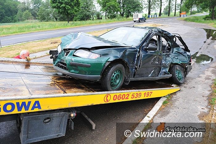 Komorów/Mokrzeszów: Tir w poprzek drogi, dwie osoby w szpitalu – kolejny wypadek na 35–tce