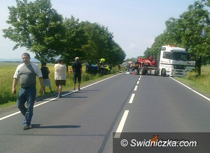 Małuszów: Ciężarówka zatarasowała dziś drogę na trasie Wrocław–Świdnica [FOTO,VIDEO]