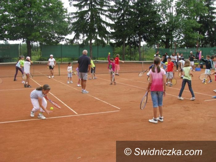 Świdnica: Wakacyjna szkółka tenisa ziemnego podsumowana