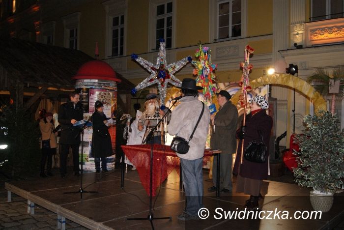 Świdnica: " Król królów" przedstawienie na świdnickim rynku zgromadziło tłumy[ FOTO]