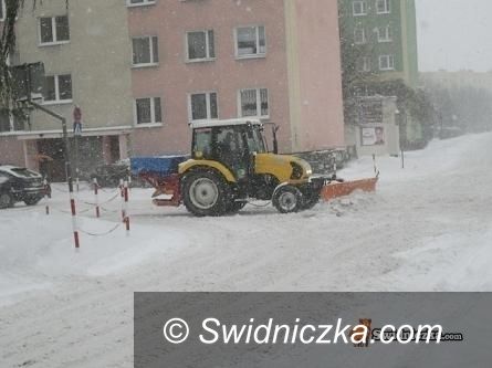 Świdnica: Zima w mieście – pługi i solarki w ciągłym ruchu