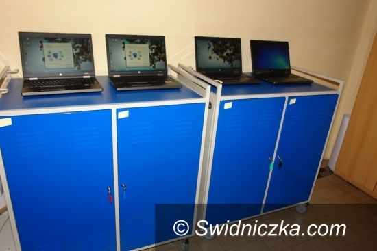 Strzegom: Nowoczesna pracownia komputerowa w strzegomskim liceum
