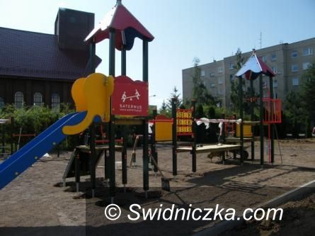 Świdnica: Więcej placów zabaw w świdnickich szkołach