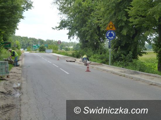 Świdnica: Ruszyły remonty na drogach powiatowych