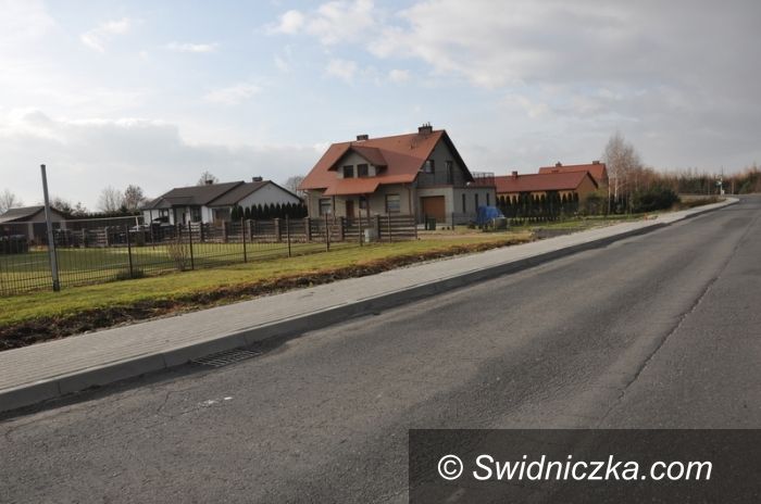 Świdnica: Nowe chodniki w gminie Świdnica