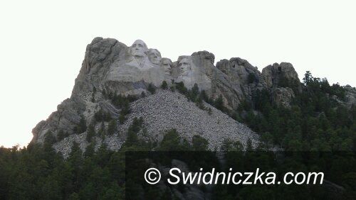 USA: Busem przez świat pod Mount Rushmore