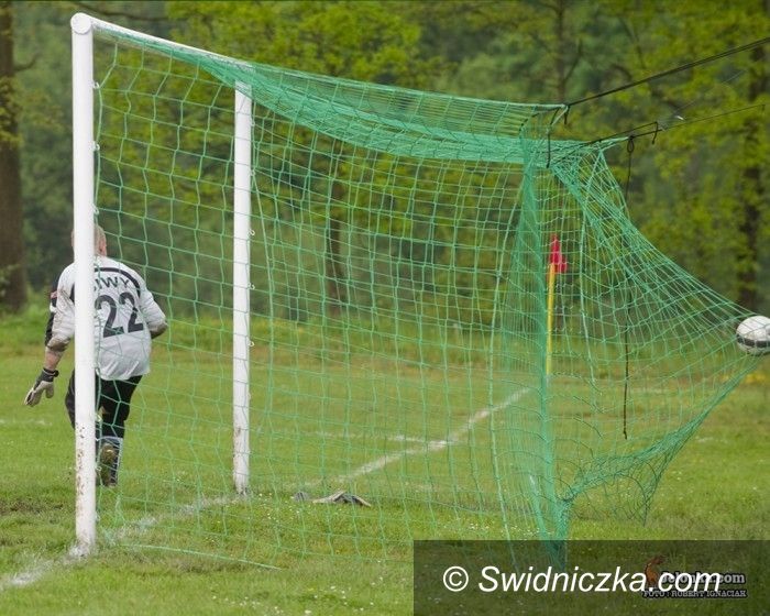 IV-liga piłkarska: Kowary gospodarzem, mecz w Strzegomiu