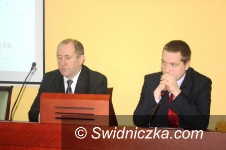 powiat wałbrzyski: Powiat wałbrzyski na koniec 2012 roku nie ma budżetu na 2013 rok
