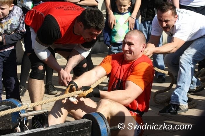 Wałbrzych: Puchar Polski Strongman 2013 w Galerii Victoria
