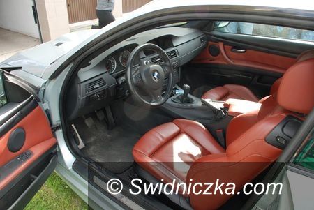 Świdnica: Policjanci odnaleźli skradzione BMW