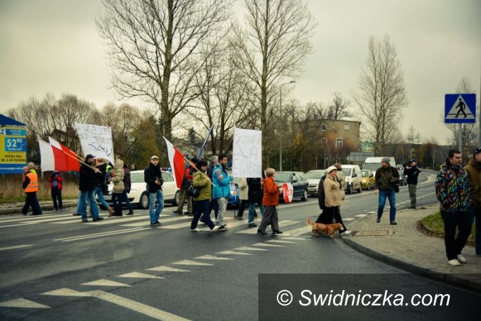 Kamienna Góra: Protestowali w sprawie drogi ekspresowej S–3