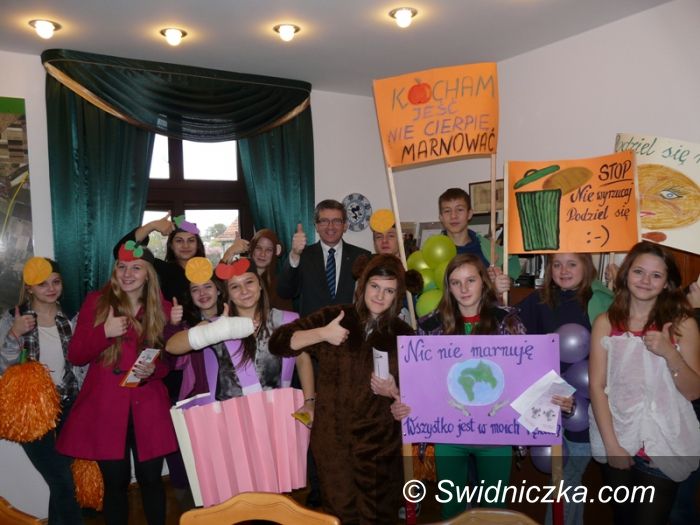 Świdnica/Kraj: Szkoła ze Świdnicy ma szansę na wygraną w ogólnopolskim konkursie