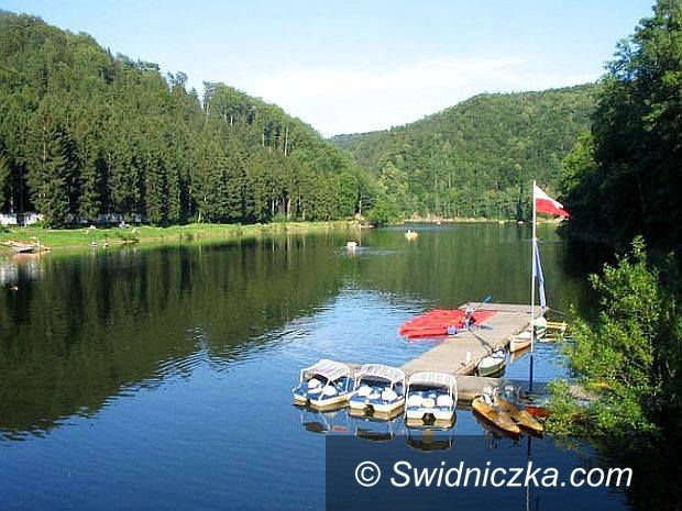 Zagórze Śląskie: Znów można się kąpać w Jeziorze Bystrzyckim!
