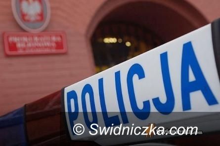 Świdnica: Fałszywa "policjantka" okradła 87–latkę