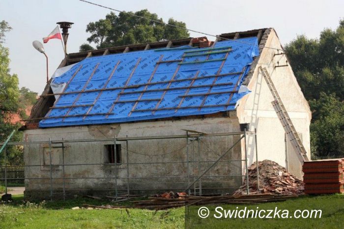 Jugowa: Remiza strażacka z nowym dachem