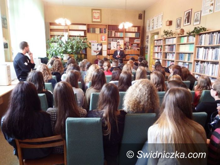 Świdnica: Międzynarodowy Miesiąc Bibliotek Szkolnych w II LO w Świdnicy