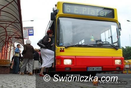 Świdnica: Przystanek autobusowy w kompleksie Centrum Przesiadkowego