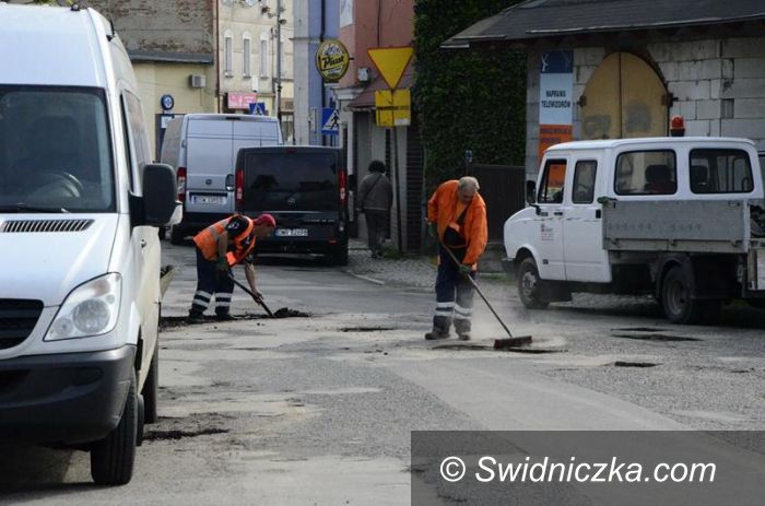 Żarów: Drogi do naprawy gminy Żarów