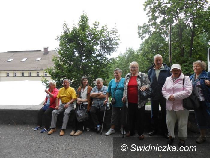 Jaworzyna Śląska: Seniorzy i niepełnosprawni na Górze św. Anny
