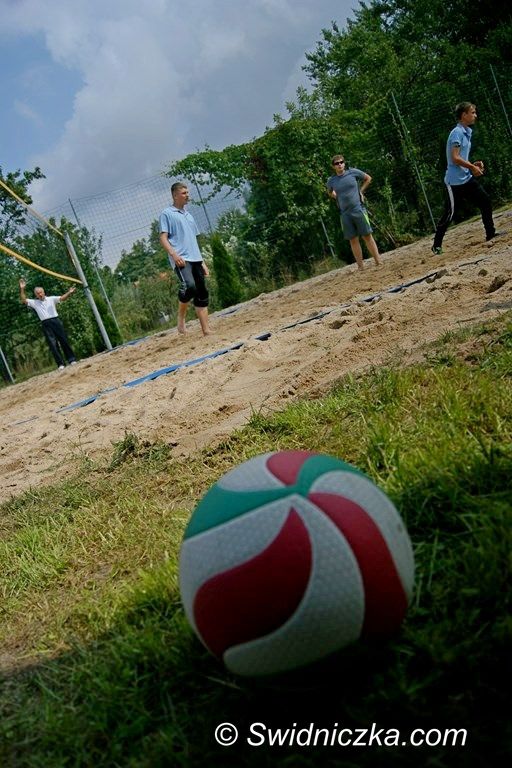 REGION: Sportowe weekendy na wsi – piłka plażowa