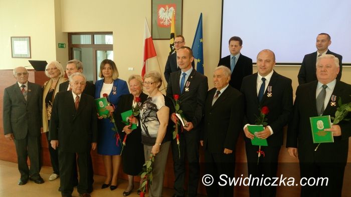 Świdnica: Przyznano odznaki „Za Zasługi dla Związku Kombatantów Rzeczypospolitej Polskiej  i Byłych Więźniów Politycznych”