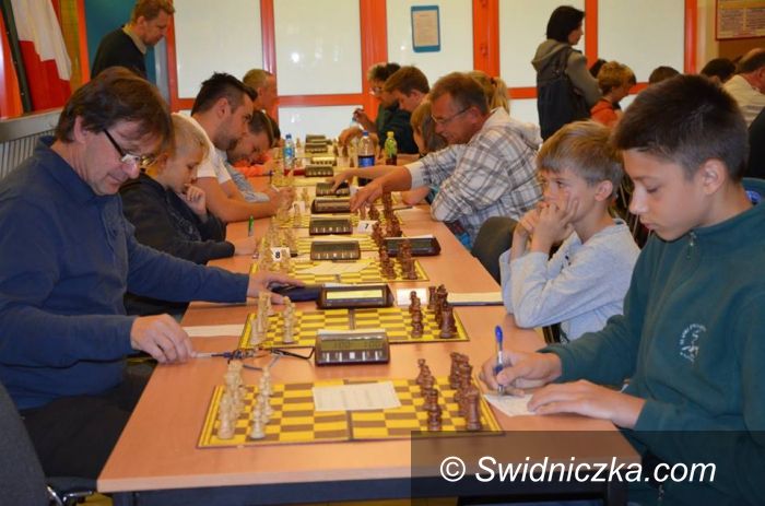 Żarów: Uczcili pamięć szachistów