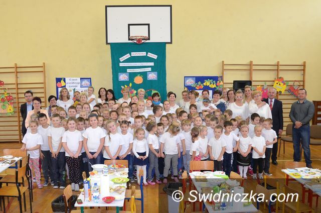 Marcinowice/Region: Uczniowie szkoły w Strzelcach bili Rekord Guinnessa