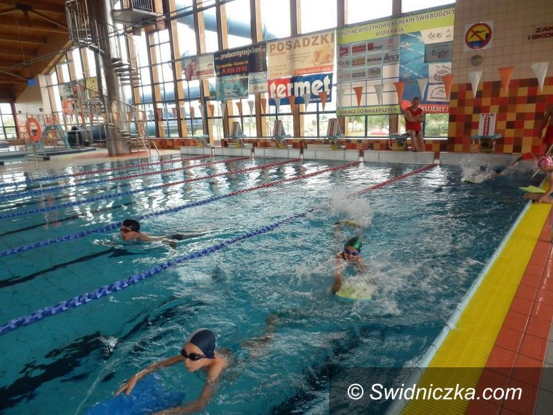 Świdnica: Kolejne dzieci nauczą się pływać