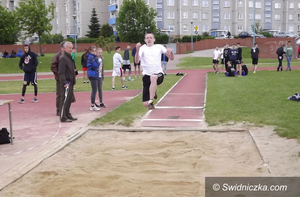 Świdnica: Gimnazjaliści startowali w lekkoatletyce