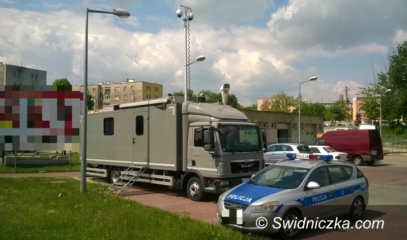 Świdnica: Policyjny „ambulans monitoringu wizyjnego” ponownie w Świdnicy