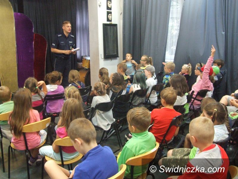 Świdnica: Edukacyjne spotkanie policjanta z najmłodszymi