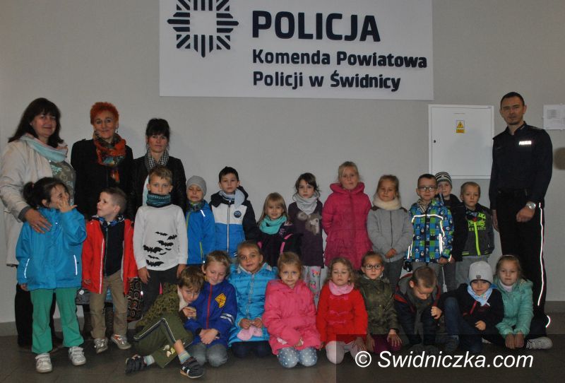 Świdnica: Przedszkolaki z wizytą w Komendzie Powiatowej Policji w Świdnicy