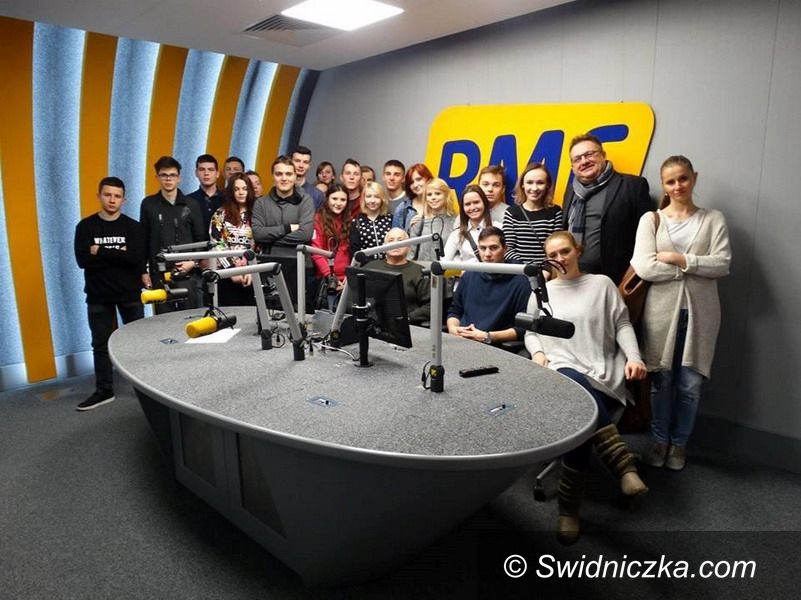 Strzegom: Klasa dziennikarsko–medialna strzegomskiego LO na projekcie edukacyjnym w Krakowie