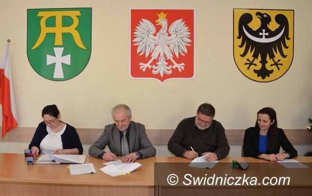 Marcinowice: Umowa na budowę przedszkola podpisana