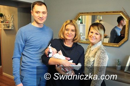Świdnica: Prezydent z wizytą u pierwszej świdniczanki urodzonej w 2017 roku