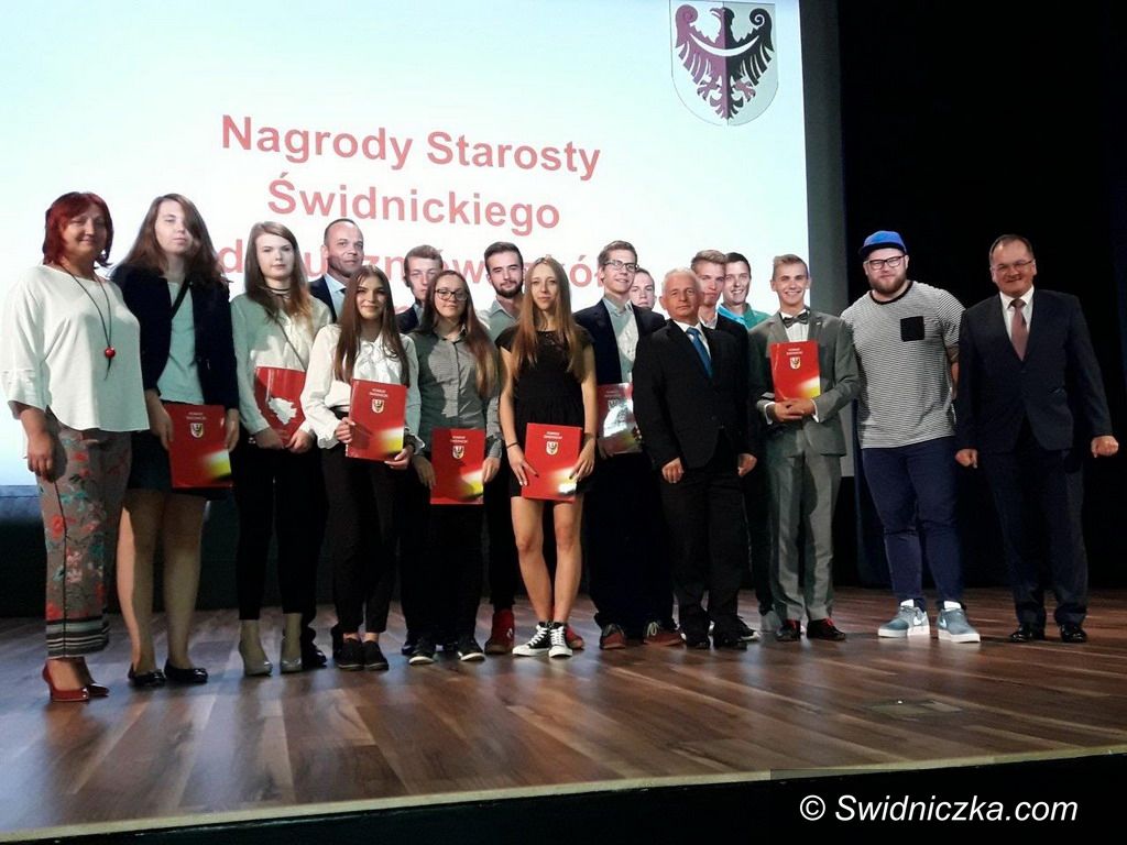 Świdnica: Nagrody dla najzdolniejszych uczniów