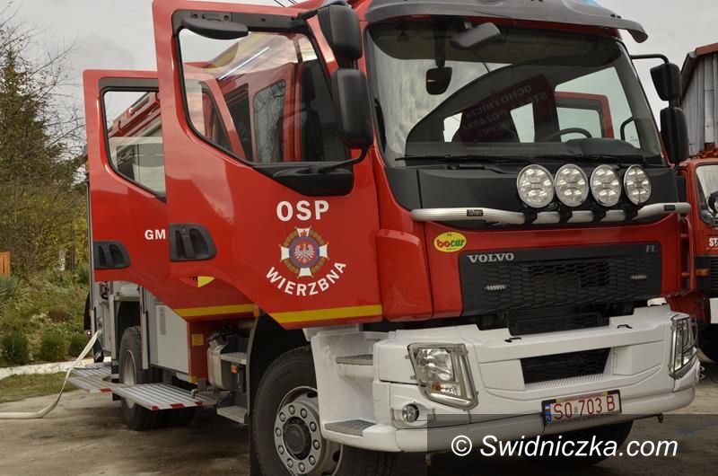Wierzbna: Strażacy z OSP Wierzbna dostali nowy samochód