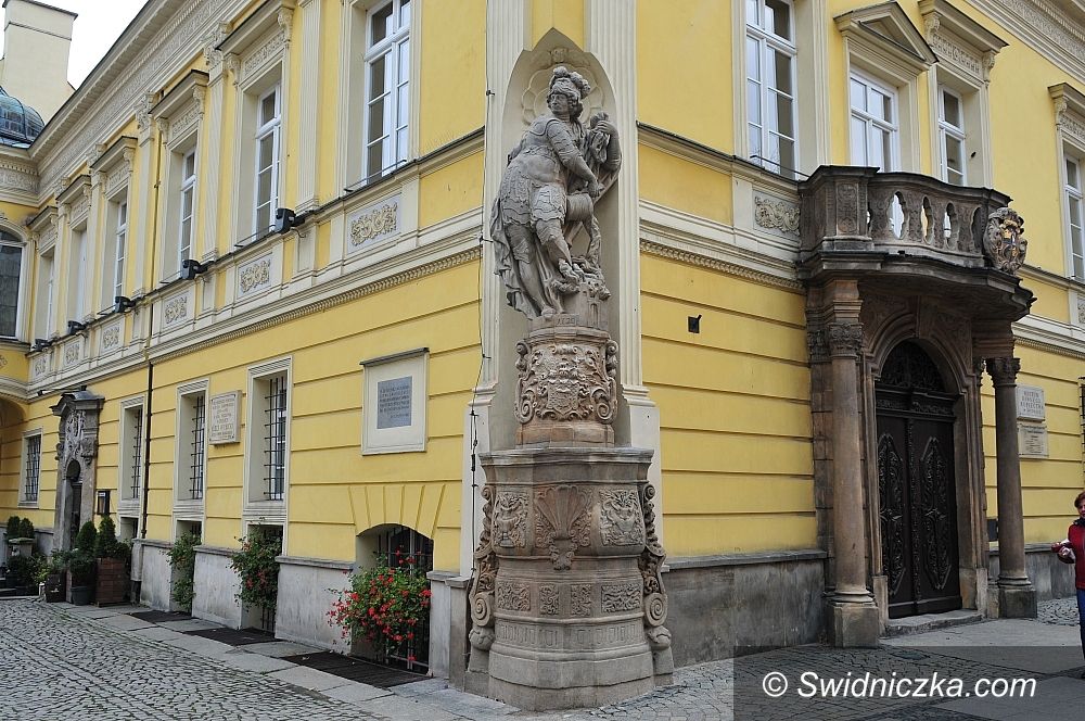 Świdnica: Odrestaurowano Kolumnę Świętej Trójcy i rzeźbę świętego Floriana w Świdnicy