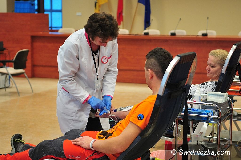 Świdnica: Krew można oddać w Urzędzie Miejskim w Świdnicy  w każdy pierwszy poniedziałek miesiąca