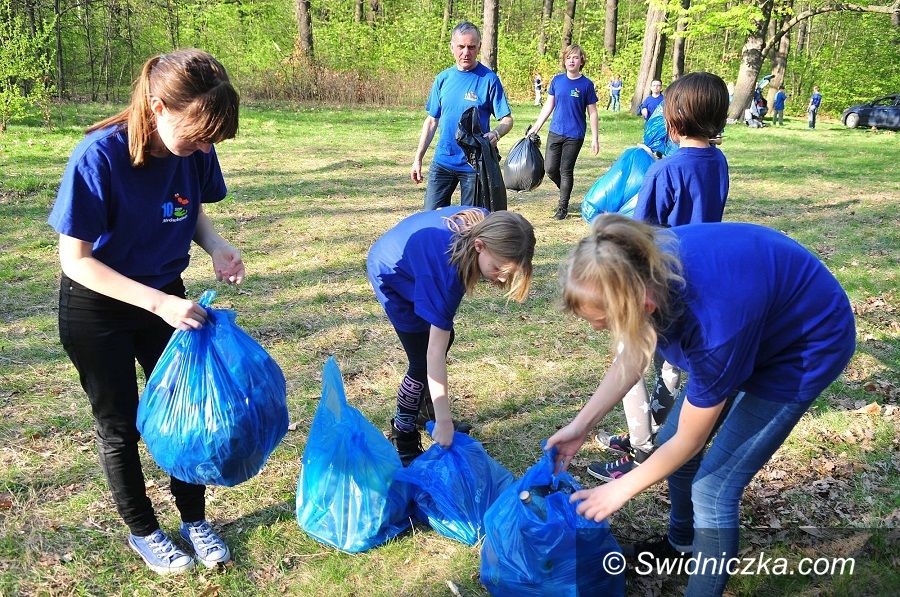 Świdnica: Z okazji Dnia Ziemi dzieci organizują wiosenne porządki