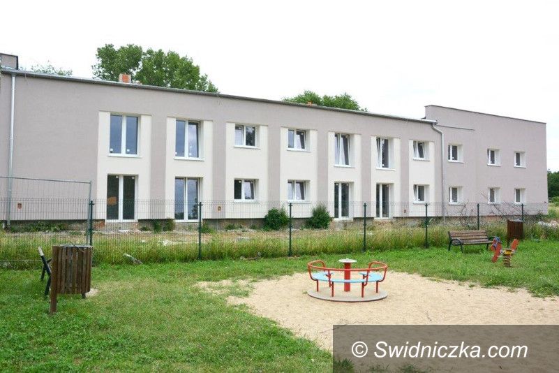 Jaroszów: Zasiedlanie budynku w Jaroszowie