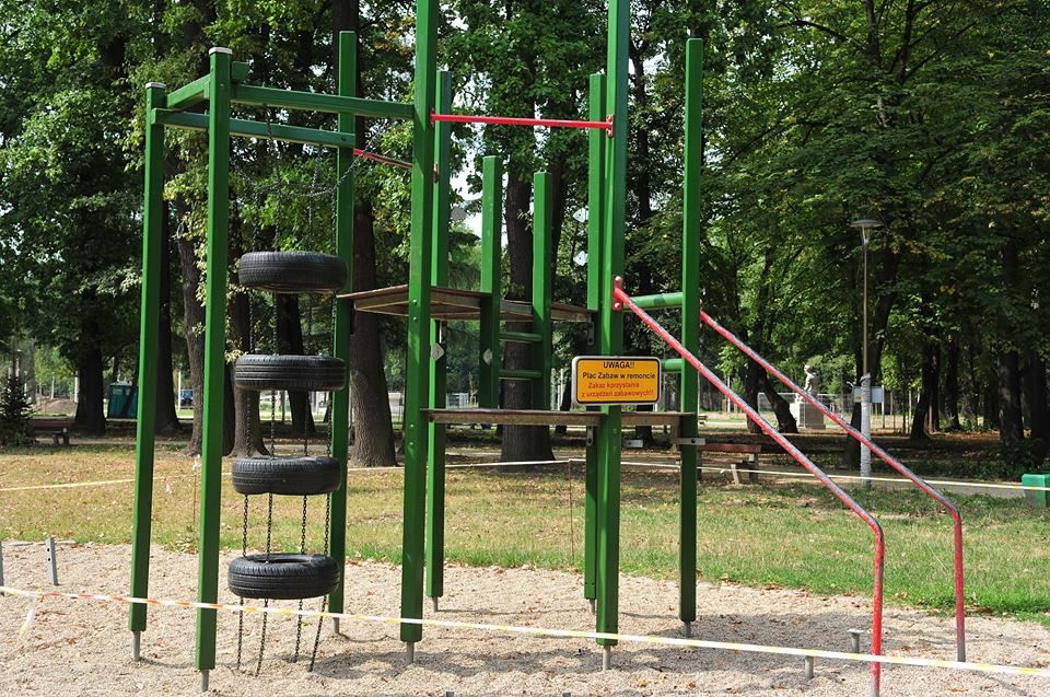 Świdnica: Trwa przebudowa placu zabaw w Parku Centralnym w Świdnicy