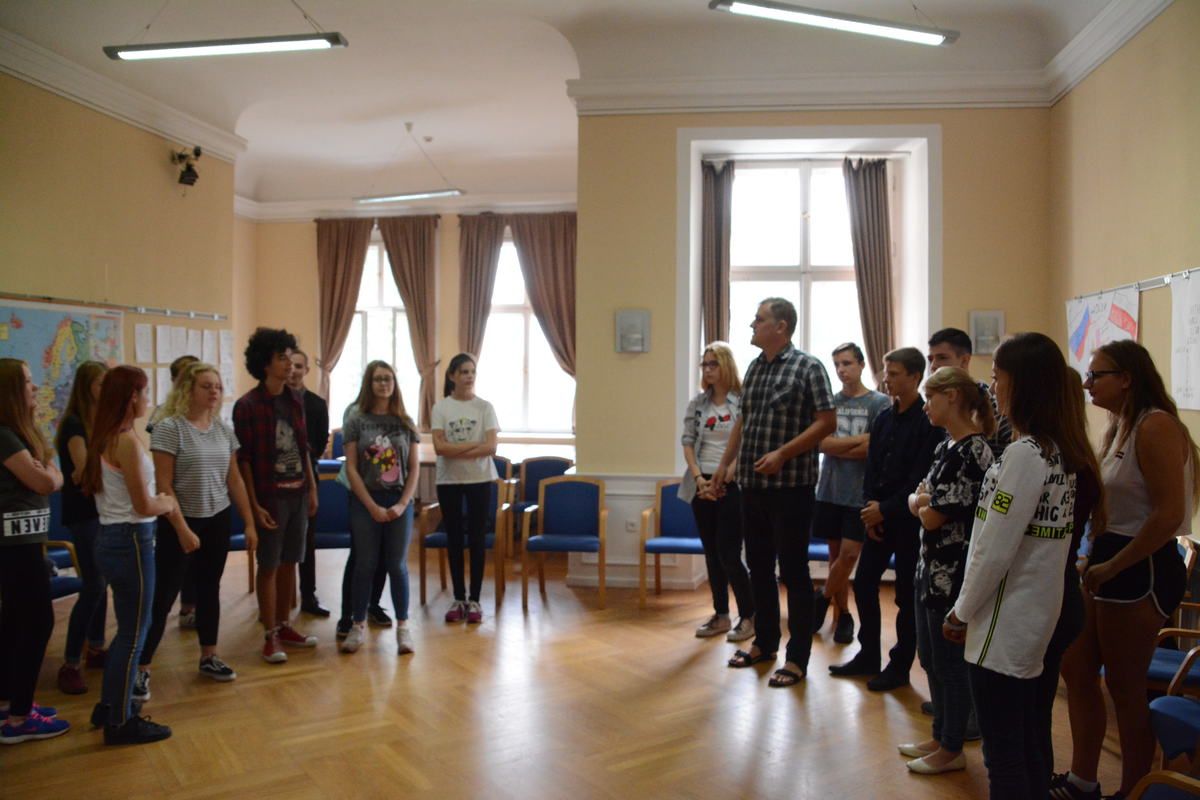Krzyżowa: "Historia z ludzką twarzą" – spotkanie młodzieży z Lubina i Czerniachowska
