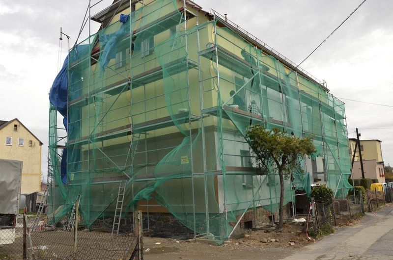 Żarów: Trwa remont kolejnych budynków w ramach rewitalizacji miasta