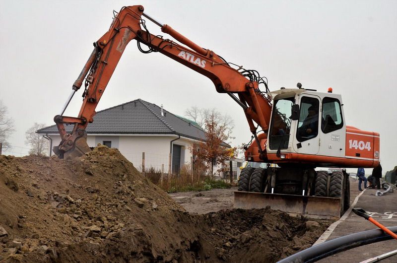 Żarów: Ruszyła budowa kanalizacji na osiedlu domków jednorodzinnych